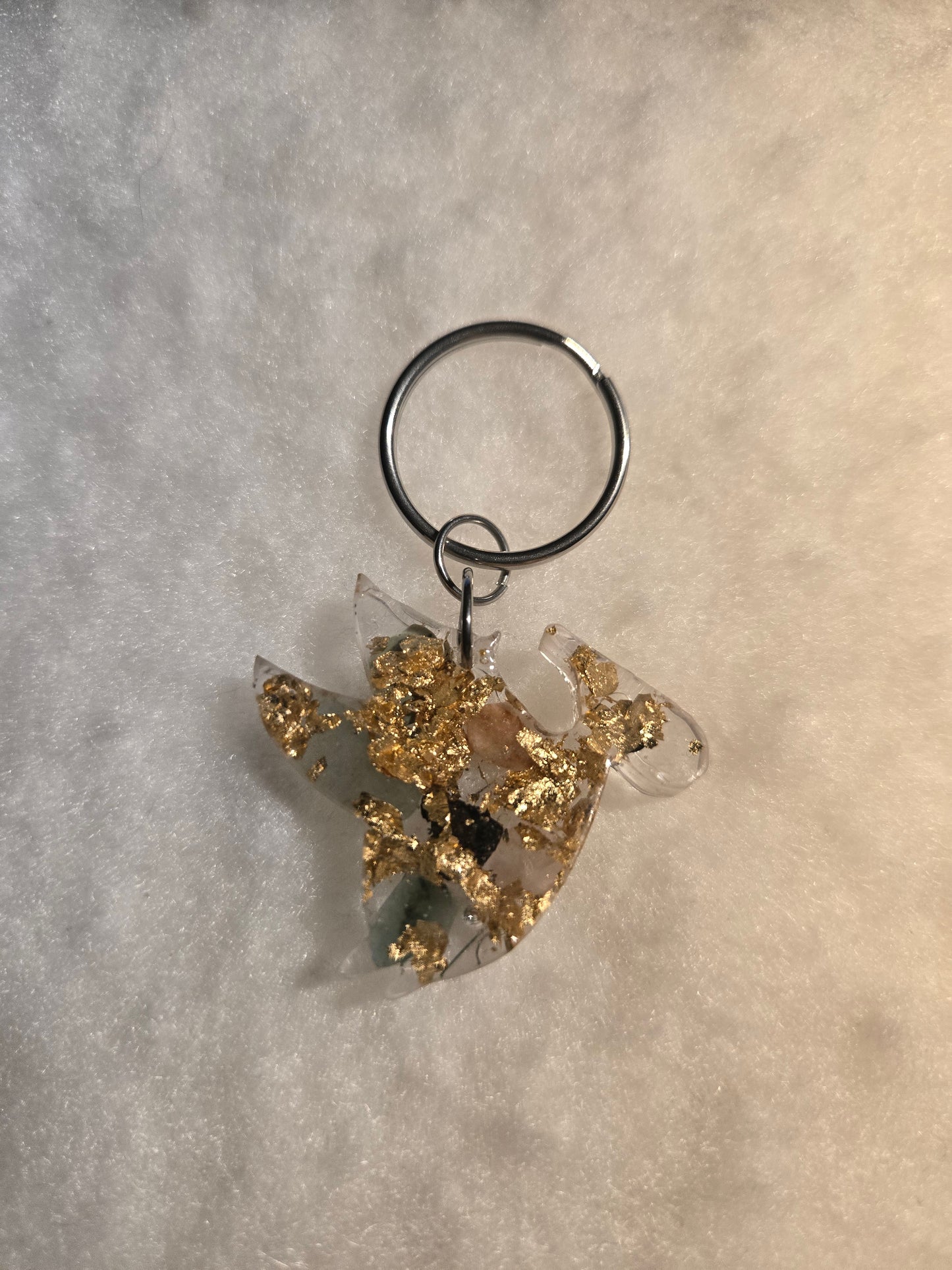 Pteranodon (3,5x4cm) Schlüsselanhänger aus Epoxidharz – mit Halbedelsteinen